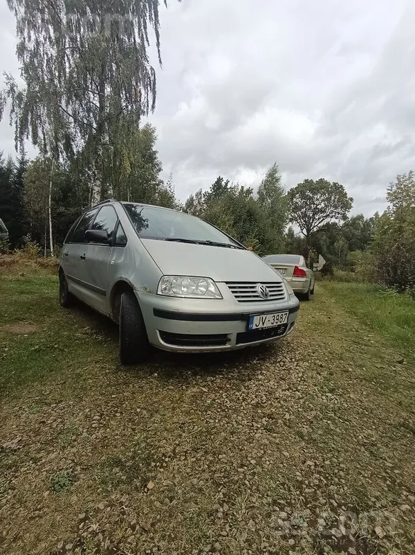 Volkswagen Sharan - 1