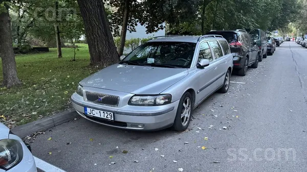 Volvo V70 - 1