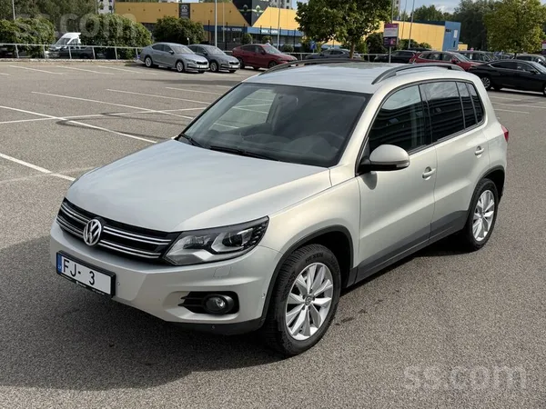 Volkswagen Tiguan - 1