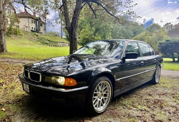 BMW 740 - 1