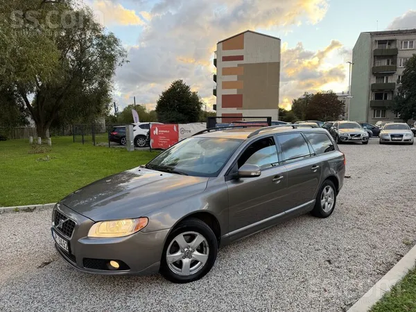 Volvo V70 - 1