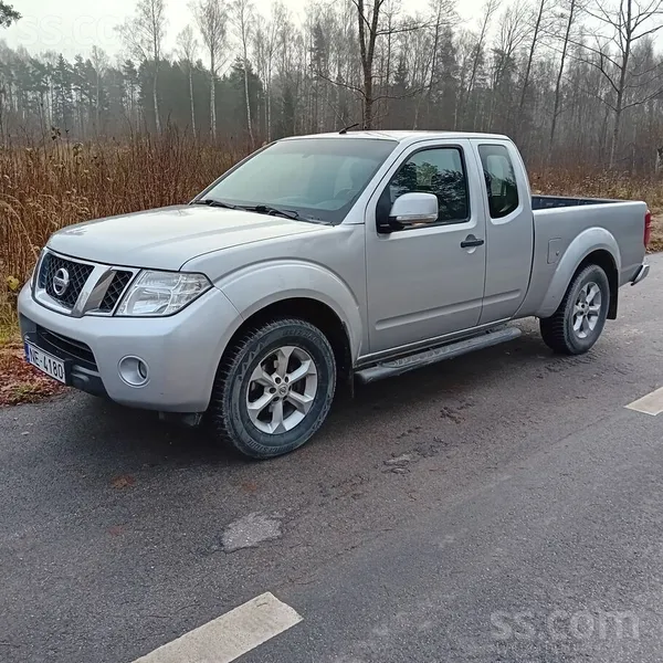 Nissan Nissan Navara. Pagājušaja vasarā ielikts cits dzin