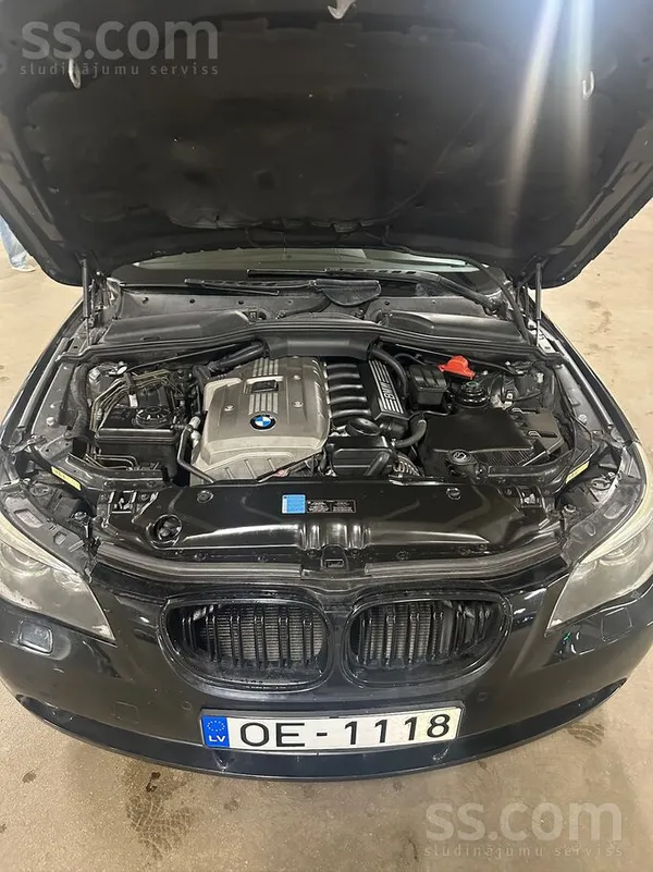 BMW 523