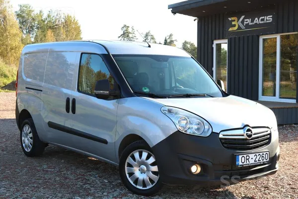 Opel Combo 1.6 dīzelis 77kW ar manuālo 6 pakāpju ātrumkārbu. 
Tikko mainīta