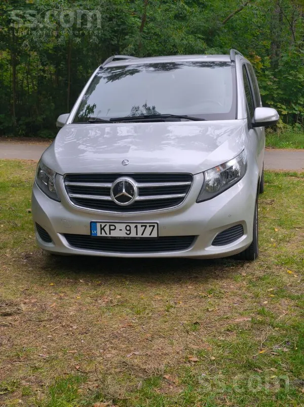 Mercedes V220 - 1