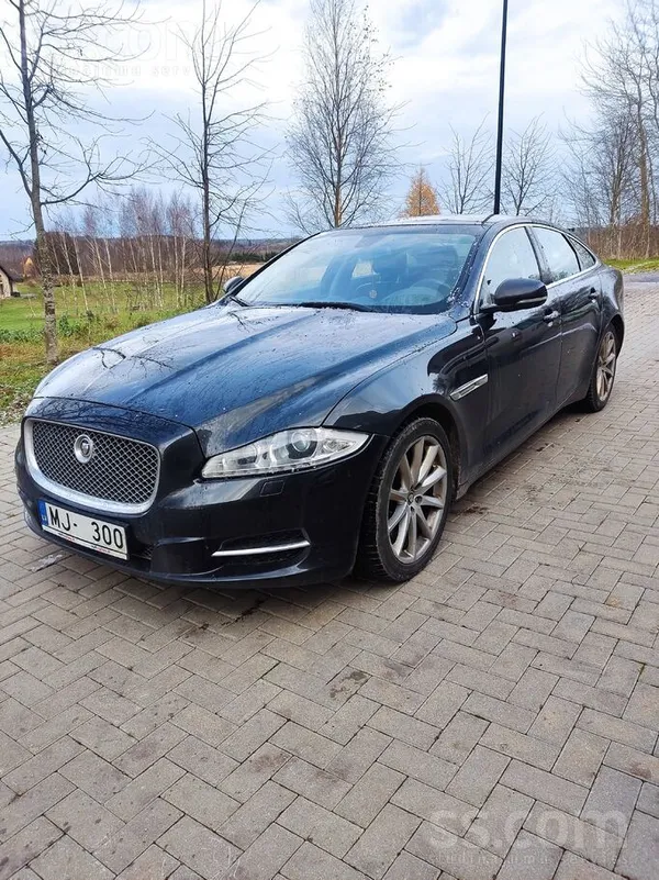Jaguar XJ