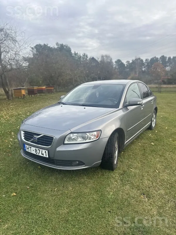 Pārdodu auto.
Sīkāk zvanot.