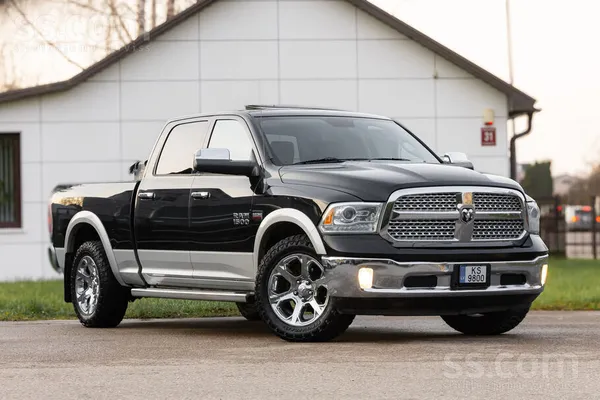 Dodge Pārdodu Dodge Ram1500 ar Laramie pilnāko komplektā