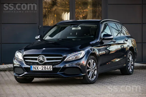 Pārdodu 2015.gada automašīnu Mercedes Benz C250 ar automātisko pārnesuma kār