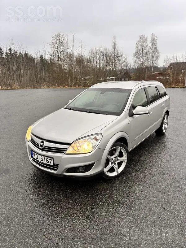 Opel Pārdodu Opel Astra 2010. gada 1.7 dīzelis labā teh