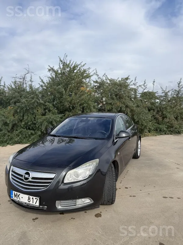 Opel Insignia - 1