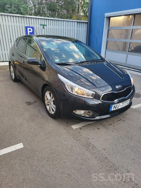 KIA Автомобиль в отличном визуальном и техническом сос