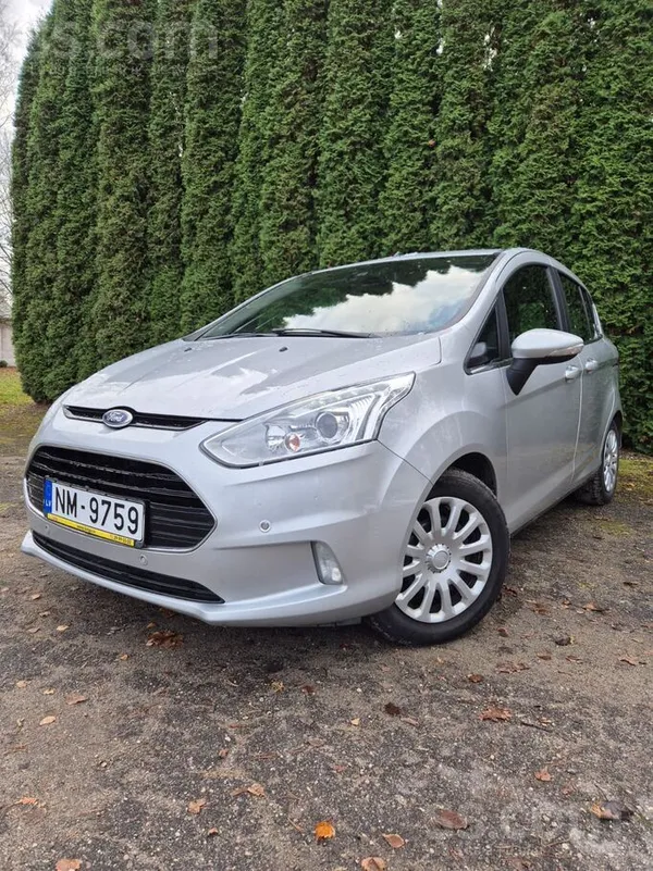 Ford Pārdodu Ford B-Max. (74Kw) Laba komplektācija. 