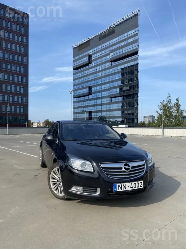 Opel Продаю Opel Insignia 2013 г. , седан, 2.0 дизель, 