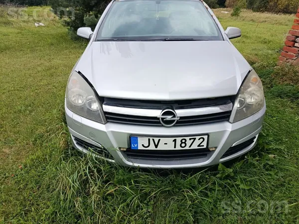 Opel Izbeidziet sajūgs, no apriļa meneša stāv. Pāraksti