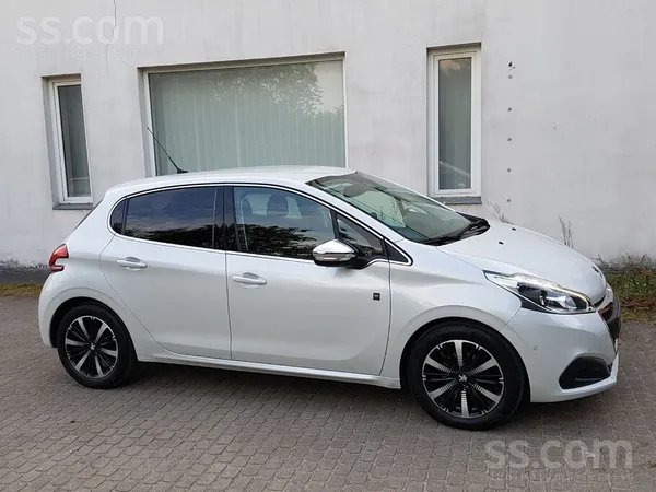 1.2i turbo, 81 kw-110 hp. Богатая комплектация, хром-пакет. 100 % оригинальн