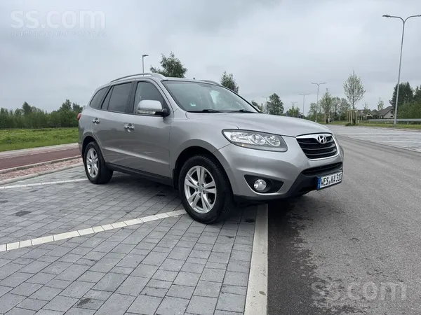Hyundai Santa FE - 1