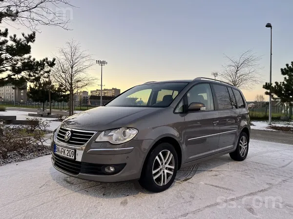 Sterils auto no Vācijas VW Touran Highline 
1.4 benzīns 140z. s. 
143323 k