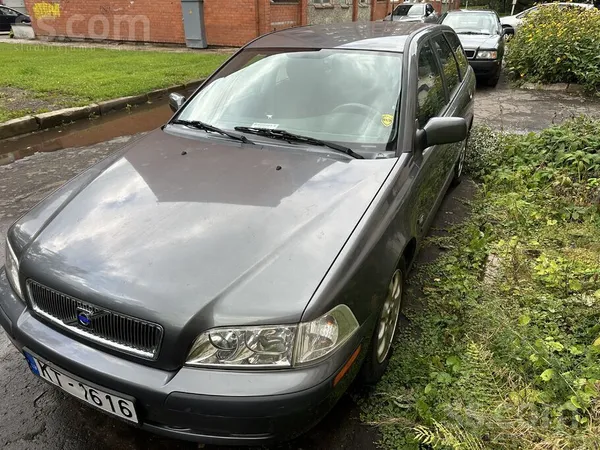 Volvo Pārdod, volvo v40, 1.6i benzīns, 80kw, manuālā kār
