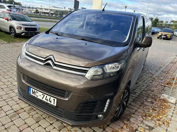 Pārdod Citroen Jumpy Space Tourer, viens saimnieks, visas apkopes pie Citroe
