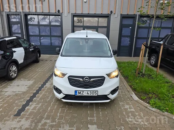 Opel Opel Combo Life XL 1.2 Turbo (96 kW) automāts, 202