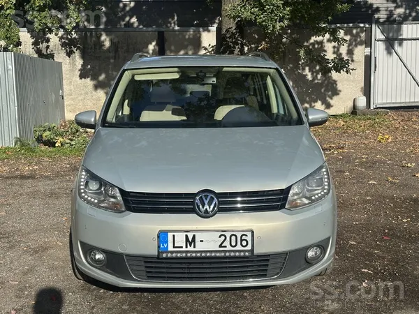 Volkswagen Touran - 1