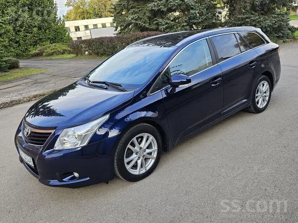 Toyota Avensis - 1