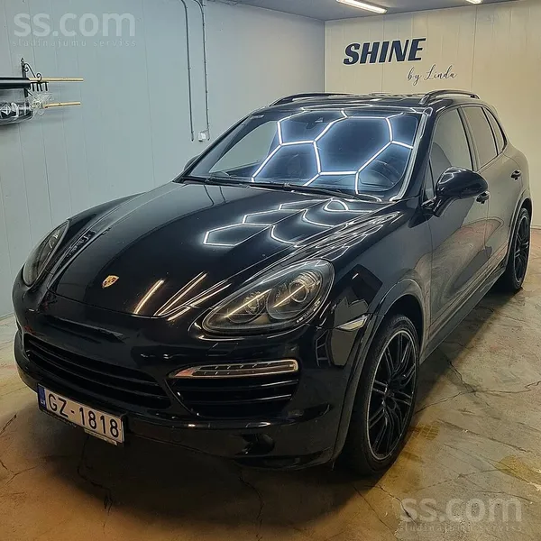 Porsche Privātpersona pārdod Porsche Cayenne S 4.2 Diesel 