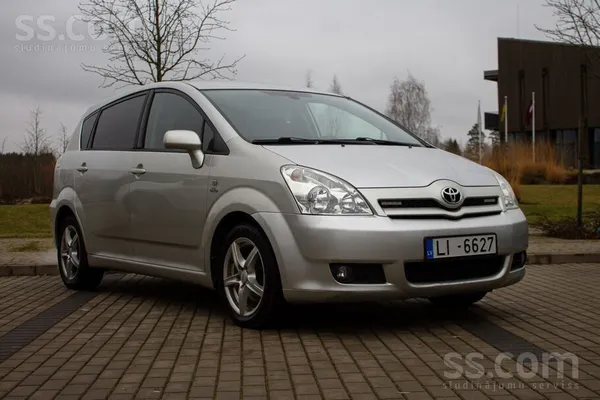 Toyota Pārdodu Toyota Corolla Verso 2.0d (85Kw/116Zs)