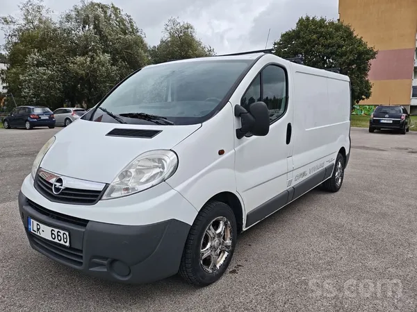 Opel Vivaro - 1
