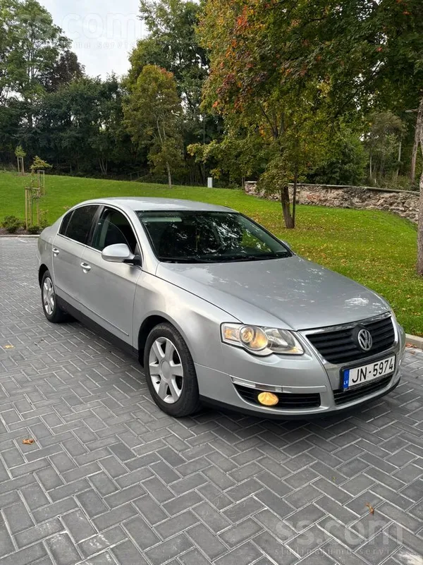 Volkswagen Passat (B6) - 1
