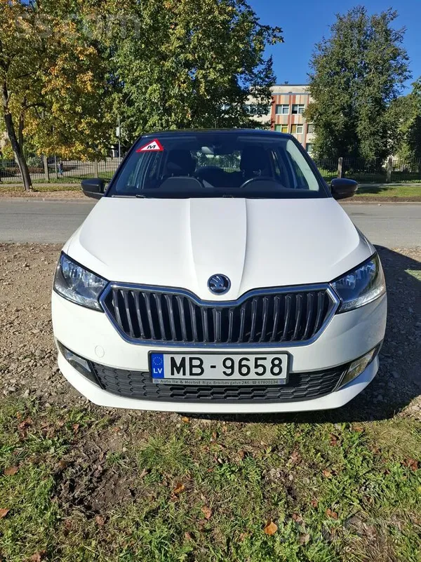 Oriģināli divkrāsu, auto labā stāvoklī, bez problēmām, pirkts no salona Latv