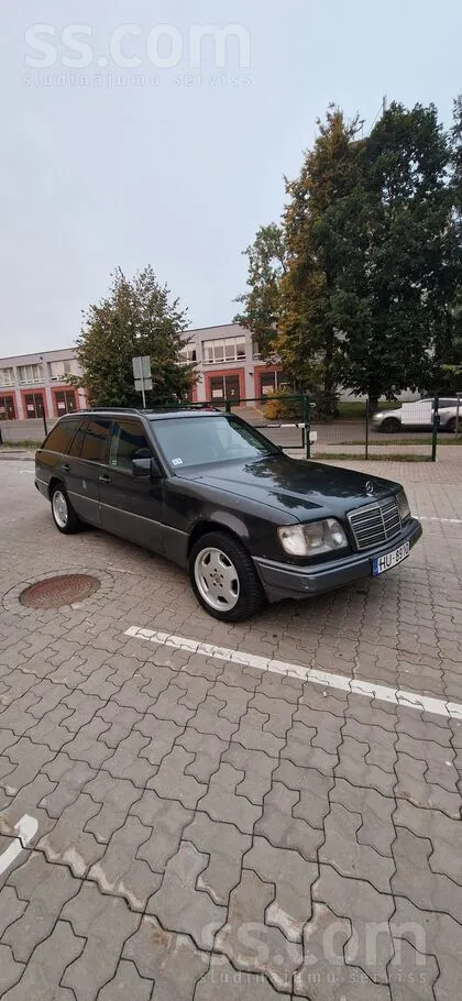 Mercedes Pardodas labs dzivs auto , jaunas bremzers pilnigi