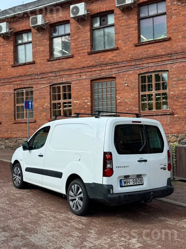 Pārdodu superīgu darba auto , bez defektiem. Vienmēr uzturēts darba kārtībā.