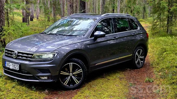 Volkswagen Tiguan 2018, 2.0D dīzelis, Automāts, SUV/Apvidus, Pelēks — Latvijā