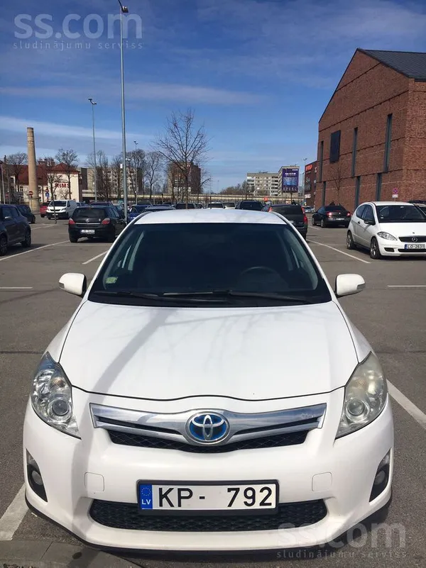 Toyota Auris - 1