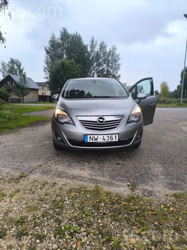 Opel Pārdod Opel Meriva 1.7cdti automāts labā stāvoklī.