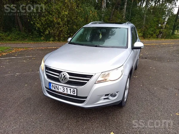 Pardodas labs auto, laba stāvokli motors un kārba darbojas teicami. Tīko izi
