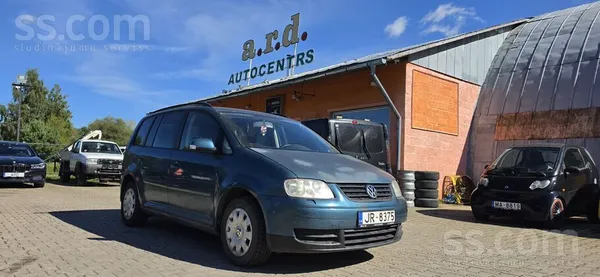 Volkswagen Touran - 1