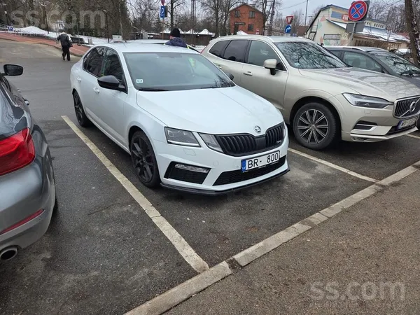 Pārdodu Škoda Octsvia Vrs Chalenge pakotne 4x4 2018.gads. Divi disku komplek