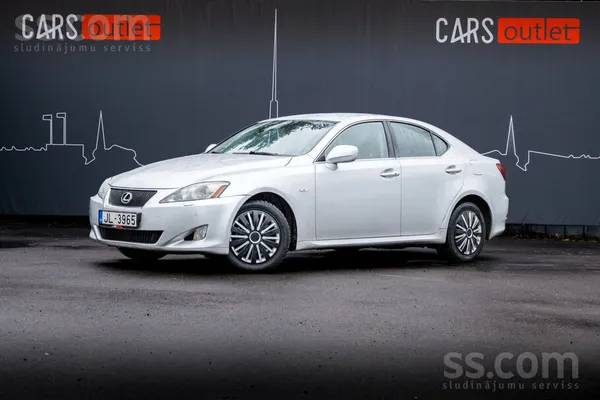 Lexus IS 220 ar 2.2 dizeļdzinēju un manuālo transmisiju. 130kw. 

-Ādas sa