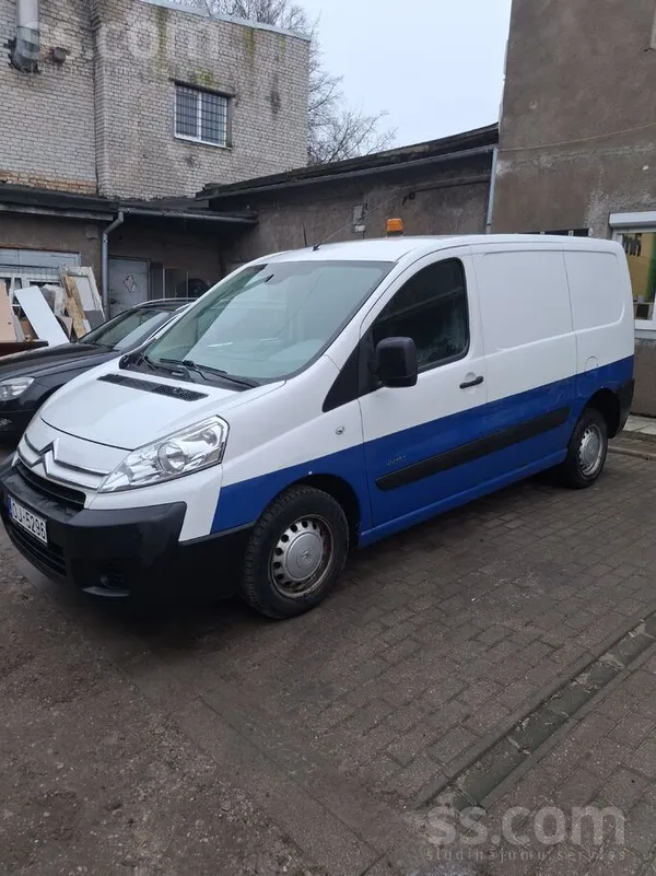 Citroen Auto normālā tehniskā un vizuālā stāvokli. Cena ar