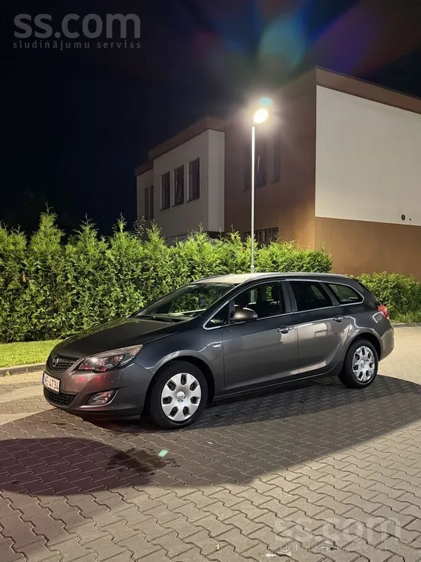 Pārdodu savu Opel Astra Sports Tourer 2.0 Cdti, 2011. gads, automāts. 

Au