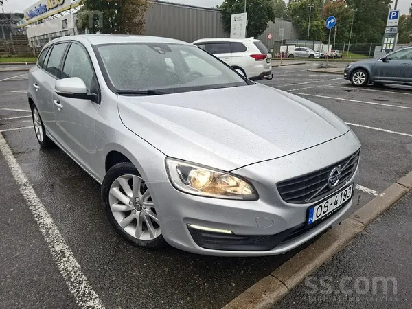 Volvo V60 mod. 2017 2, 0D2 88kw/120zs, Ādas salons, Navigācija, lietie diski