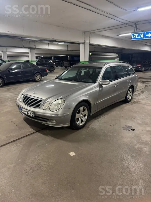 Mercedes E240
