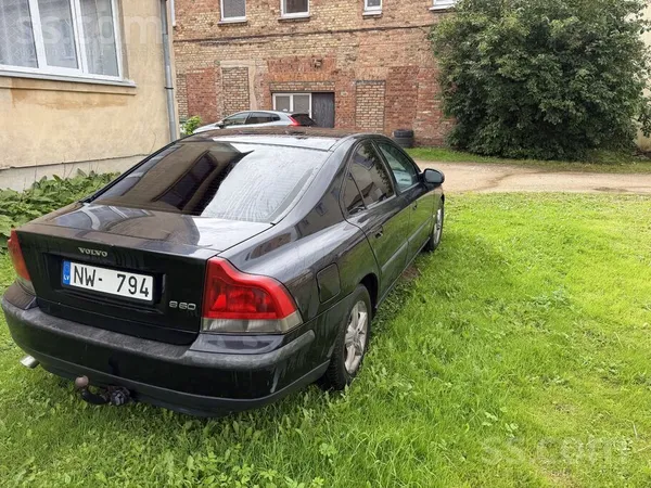 Volvo S60 - 1