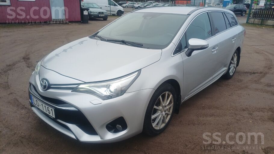 Toyota Avensis 2018.gada 1, 8 benzīns 108kw ar automātisko pārnesuma kārbu.