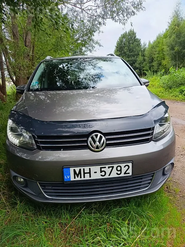 Pārdodu Touran 2.0 Tdi 103 kW. Labā stāvoklī. Komplektā ziemas riepas.