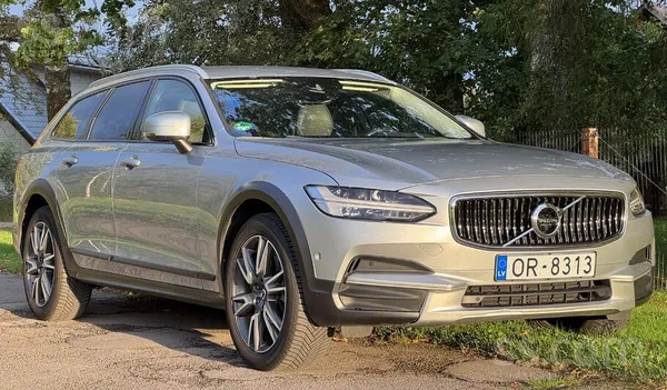 Volvo V90 - 1