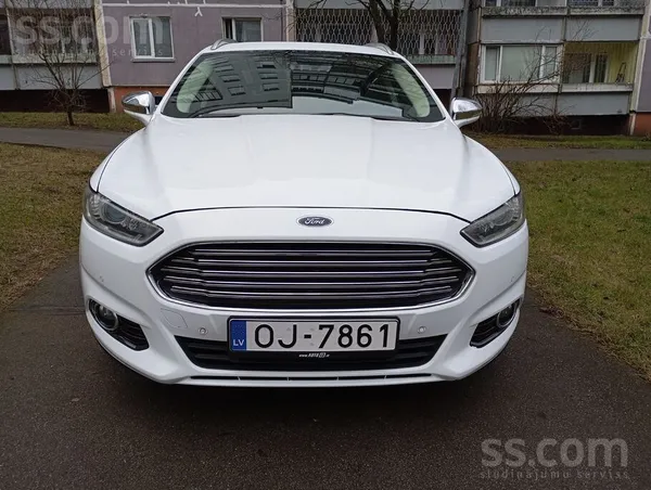 Ford Sakara ar jaunu auto pirkšanu . Pardodu labu fordu
